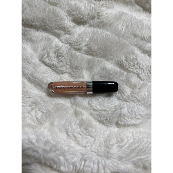 Marc Jacobs -Enamored Dazzling Lip Gloss in “Pink Parade” - Picture 4 of 5